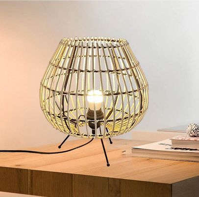 Lâmpada de mesa de bambu de rotão de cor natural para o quarto