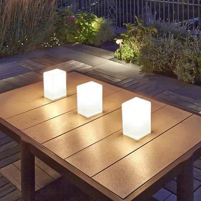RGB Câmbio de cor LED exterior Luz de cubo Carregamento USB Controlado por controle remoto