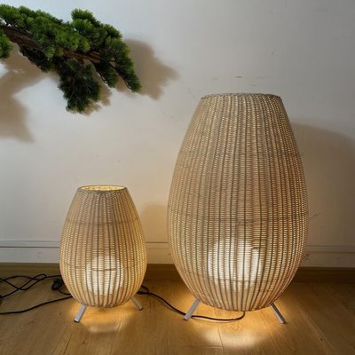Lâmpadas de piso LED de design moderno e decorativas para exterior