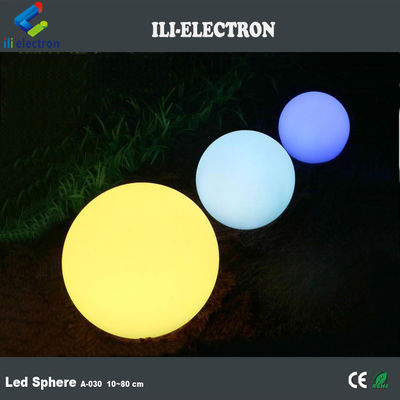 Esferas luminosas de plástico iluminadas