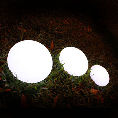 100% PE Esferas de luz LED com bateria recarregável de controlo remoto de plástico