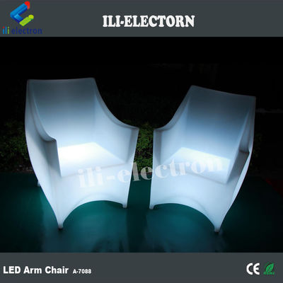 Sofá 100% PE de plástico recarregável com iluminação RGB