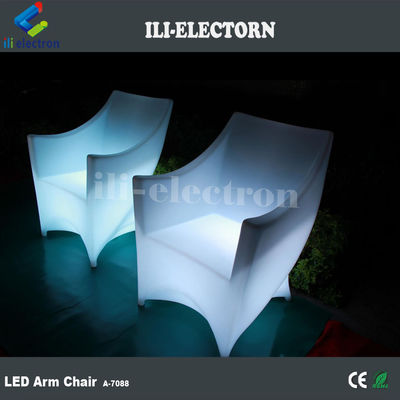 Sofá 100% PE de plástico recarregável com iluminação RGB