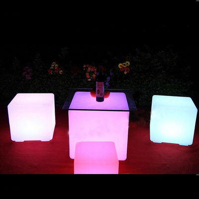 Lâmpadas de plástico iluminadas de cubo que mudam de cor