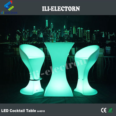 Mobiliário para eventos de cor laranja, de plástico, com mesa de cocktail para eventos