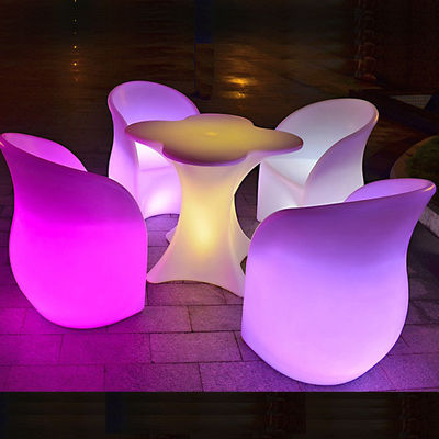 Tabelas de bar com LED incandescentes, alimentadas por baterias recarregáveis