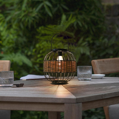 Lanternas de jardim impermeáveis de ratão, luzes solares de ratão para decoração de varanda