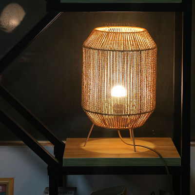 Lâmpada de mesa de Rattan de Vintage, Lâmpada de mesa Wabi Sabi feita à mão para a família.