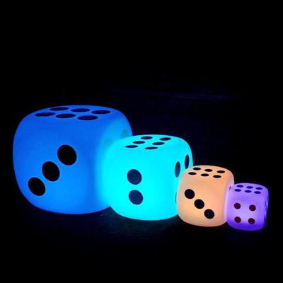 Iluminado exterior LED Cubo de luz estilo dados 15cm 20cm 30cm IP65 impermeável para eventos ao ar livre