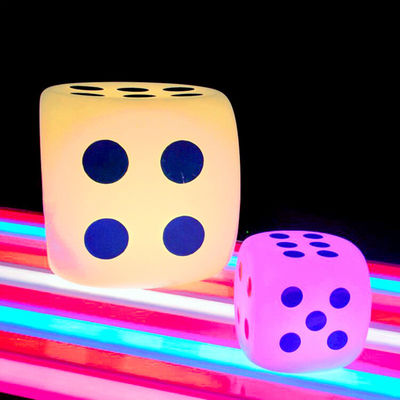 Iluminado exterior LED Cubo de luz estilo dados 15cm 20cm 30cm IP65 impermeável para eventos ao ar livre