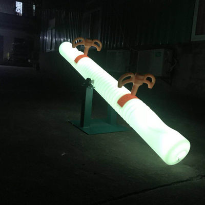 Mudança de cor de plástico LED iluminado balanço para a escola