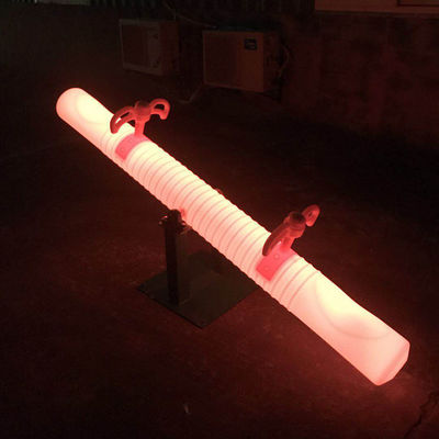 Mudança de cor de plástico LED iluminado balanço para a escola