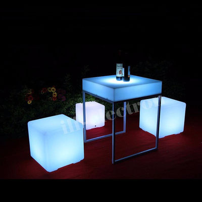 Área exterior à prova d'água luz LED mesa de cocktail forma quadrada recarregável com suporte de metal