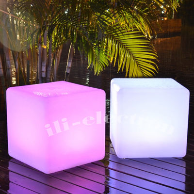 Luz LED de plástico com controle remoto e brilho ajustável