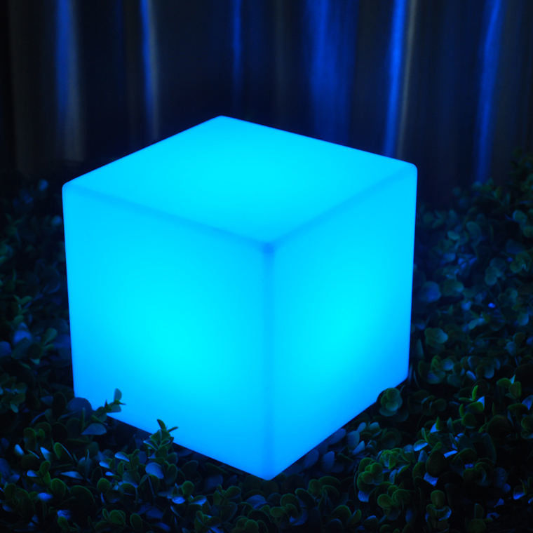 Glowing Outdoor LED Cube Light Chair Plástico IP65 Impermeável Para Decoração de Parque Villa